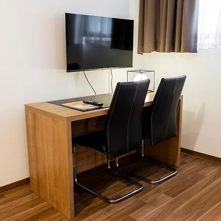 Orange Hotel Und Apartments Neu-Ulm Eksteriør billede