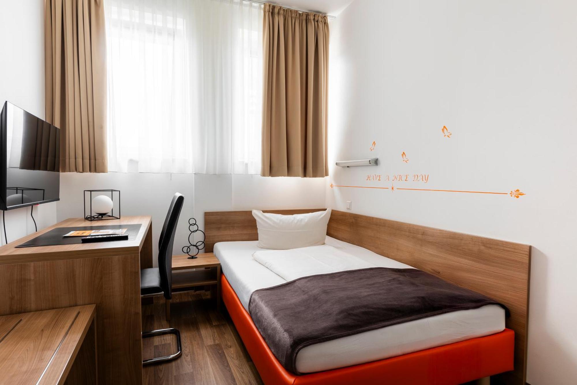 Orange Hotel Und Apartments Neu-Ulm Eksteriør billede