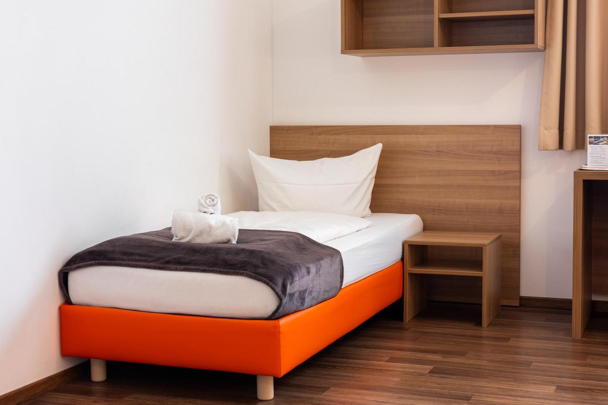 Orange Hotel Und Apartments Neu-Ulm Eksteriør billede