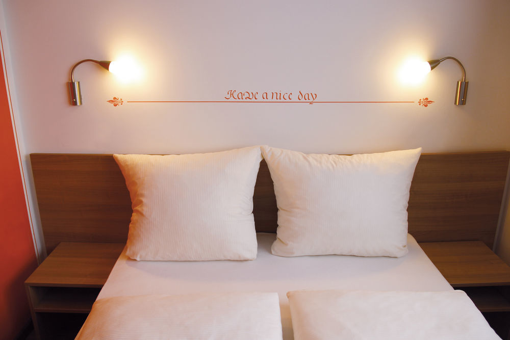 Orange Hotel Und Apartments Neu-Ulm Eksteriør billede