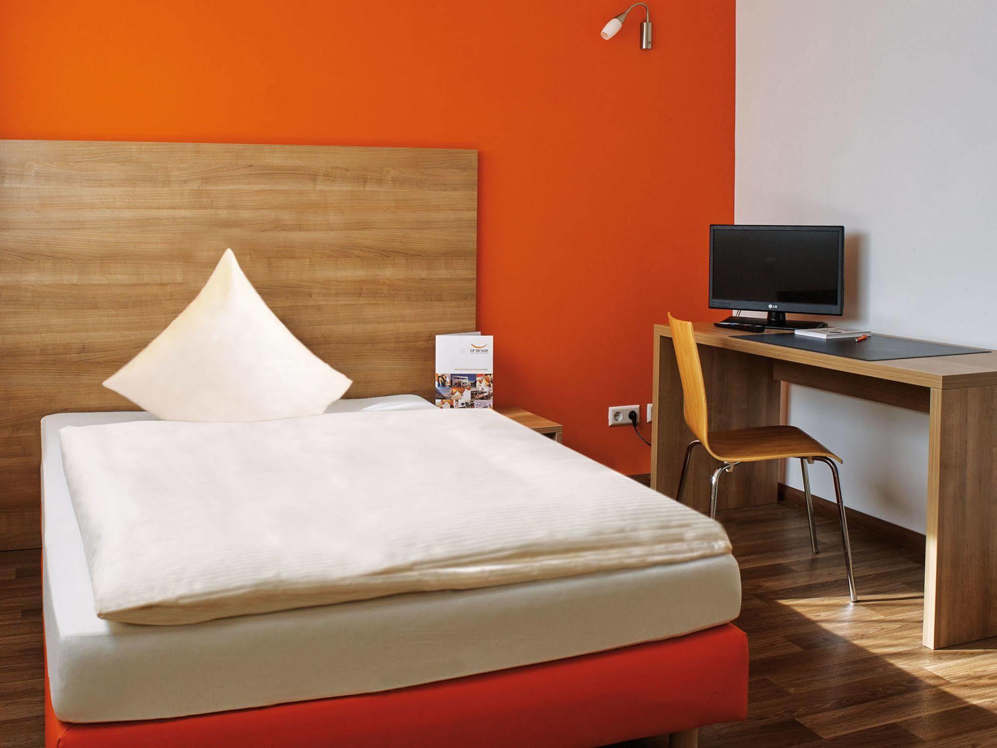 Orange Hotel Und Apartments Neu-Ulm Eksteriør billede