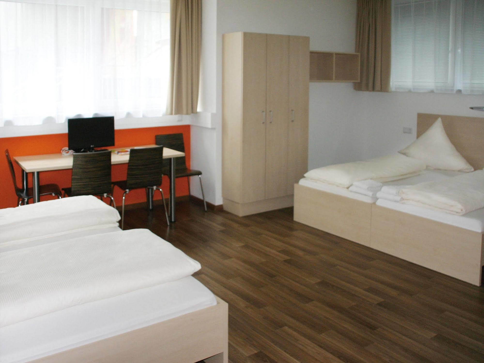 Orange Hotel Und Apartments Neu-Ulm Eksteriør billede