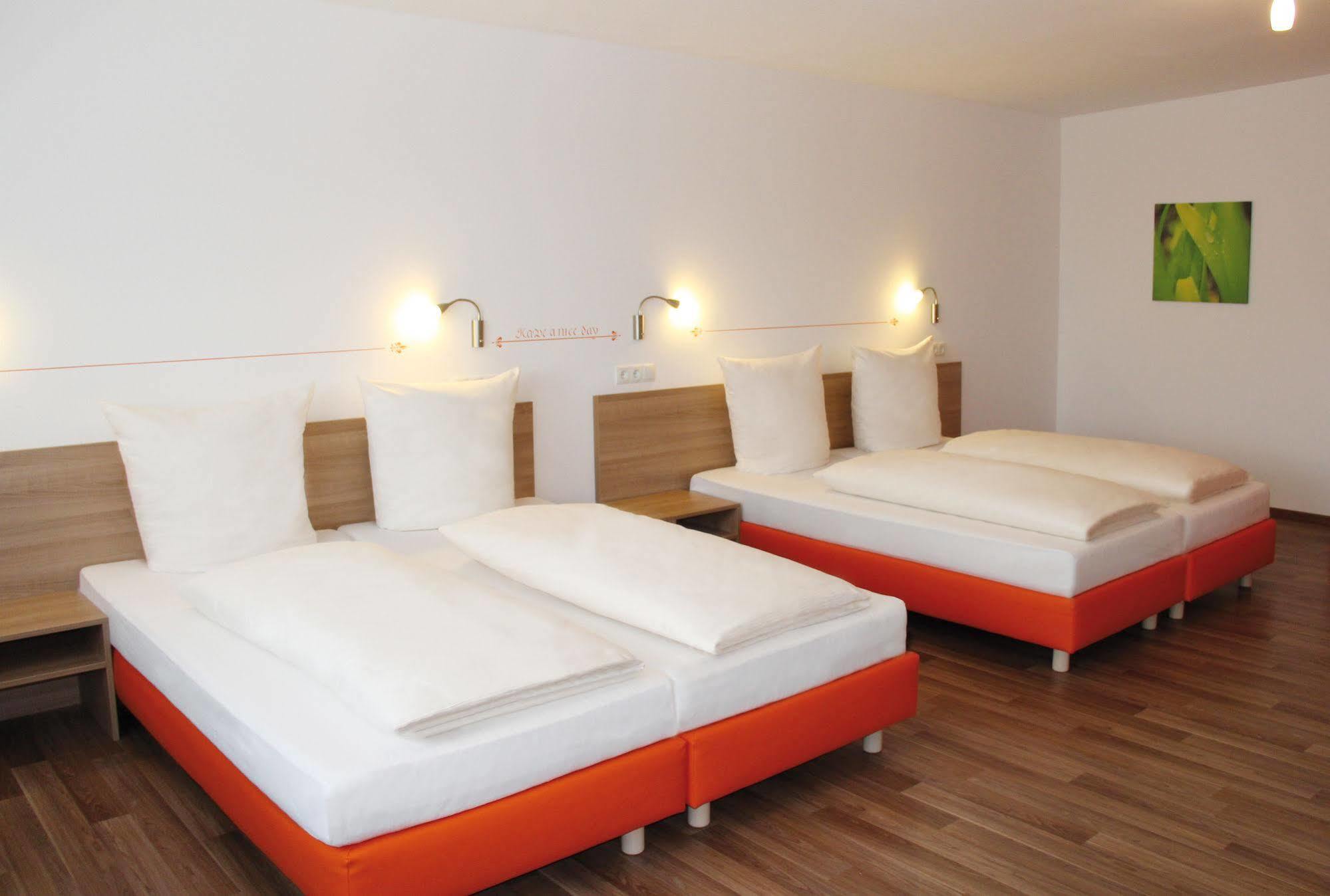 Orange Hotel Und Apartments Neu-Ulm Eksteriør billede